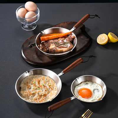 poele-inox-18 10-deux-formats-plus-de-preparation-et rangement-facile