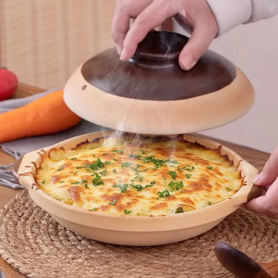 Cocotte en céramique au four gratiné légumes