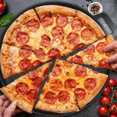 poele-en-fonte-pour-des-pizzas-cuites-parfaitement