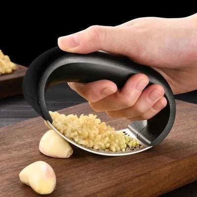 Presse ail-pour-garder-toutes-les-saveurs