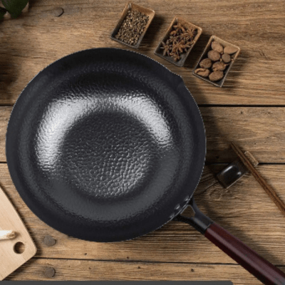 wok-en-acier-carbonne-facile-a-nettoyer